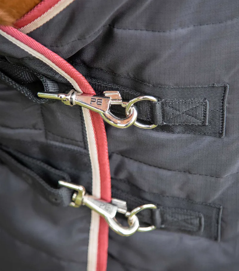Premier Equine Garissa Stable Rug 100g Black 5 Premier Equine Garissa Stable Rug 100g Black - Image 3