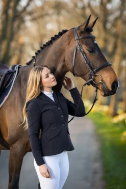 LeMieux Dynamique Show Jacket Black 15 LeMieux Dynamique Show Jacket Black -Equestrian Supply Store IT02498 lifestyle showjacket black 1