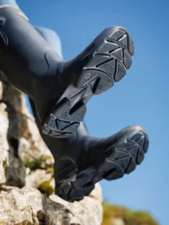 LeMieux Stride Wellington Boot Navy -Equestrian Supply Store it03617 lifestyle stridewellingtonboot navy 12 copy